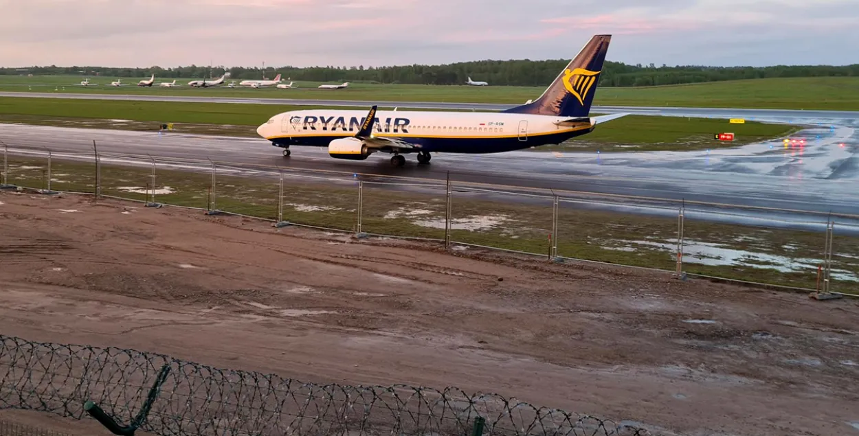 Самолёт Ryanair, который принудительно сажали в Минске / Reuters​