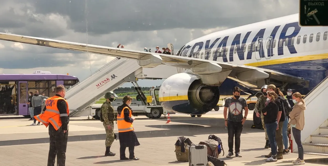 Самолёт Ryanair в минском аэропорту в мае 2021-го / delfi.lt​
