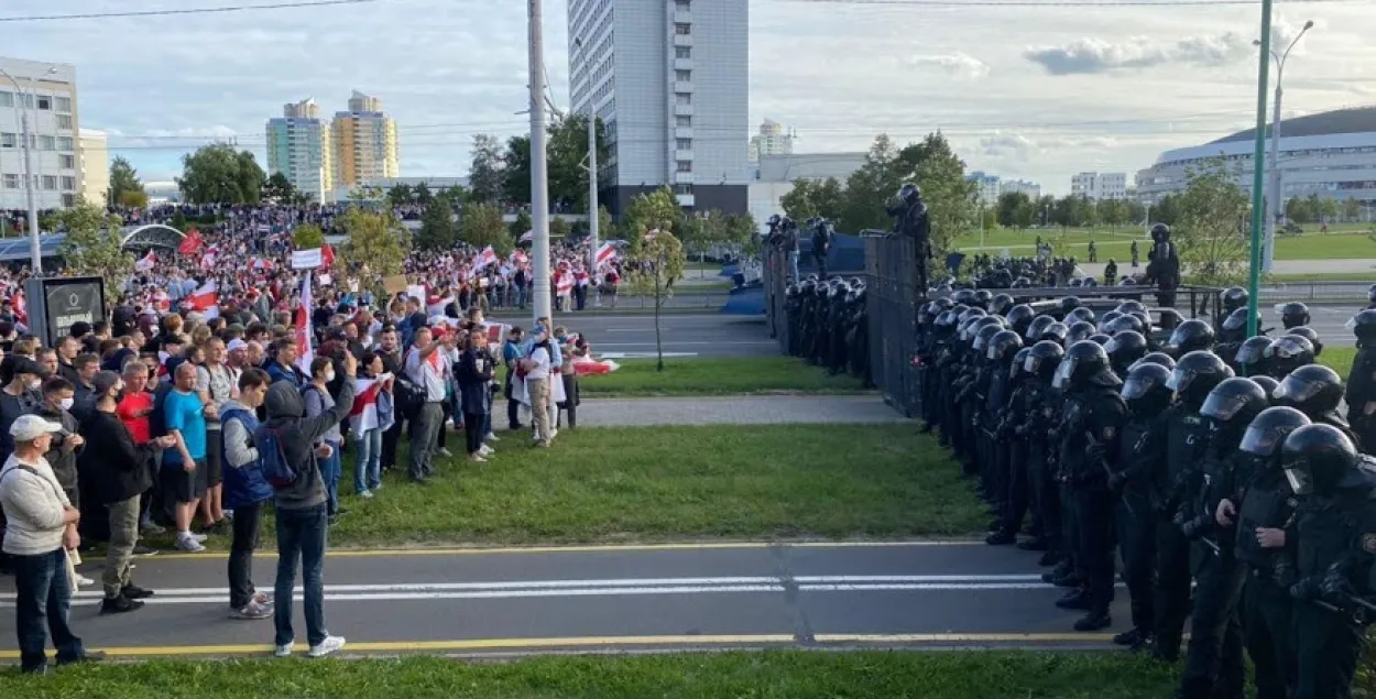 Минские протестующие против омоновцев / Еврорадио​