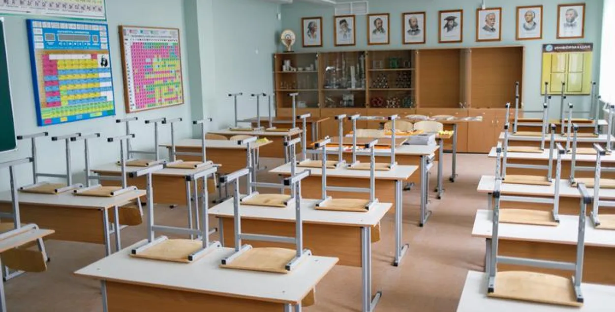 В Чечерске учительница ударила шестиклассника головой о парту