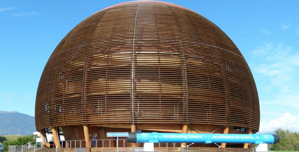 Центр, в котором построили адронный коллайдер, отказался работать с Беларусью
