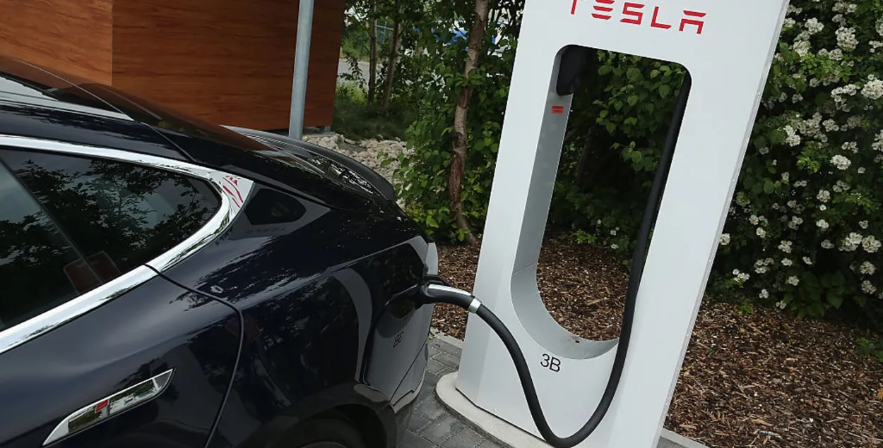 Электрамабіль Tesla / Шон Гэлап, Getty Images Europe​