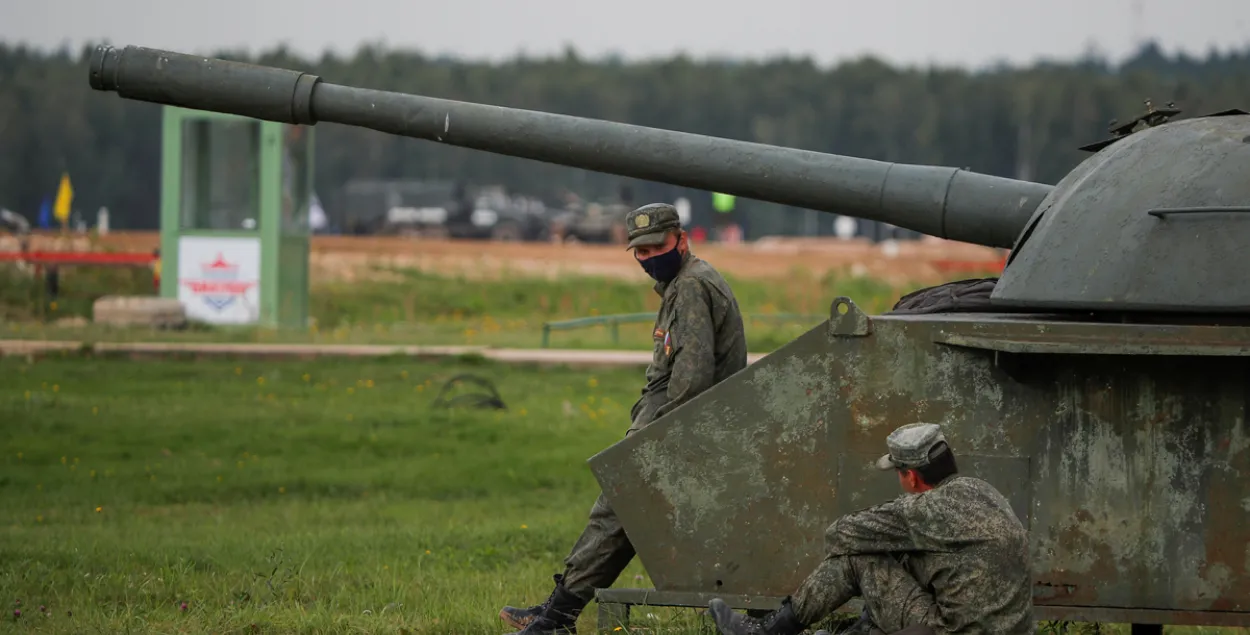Российские войска концентрируются возле украинской границы / Reuters
