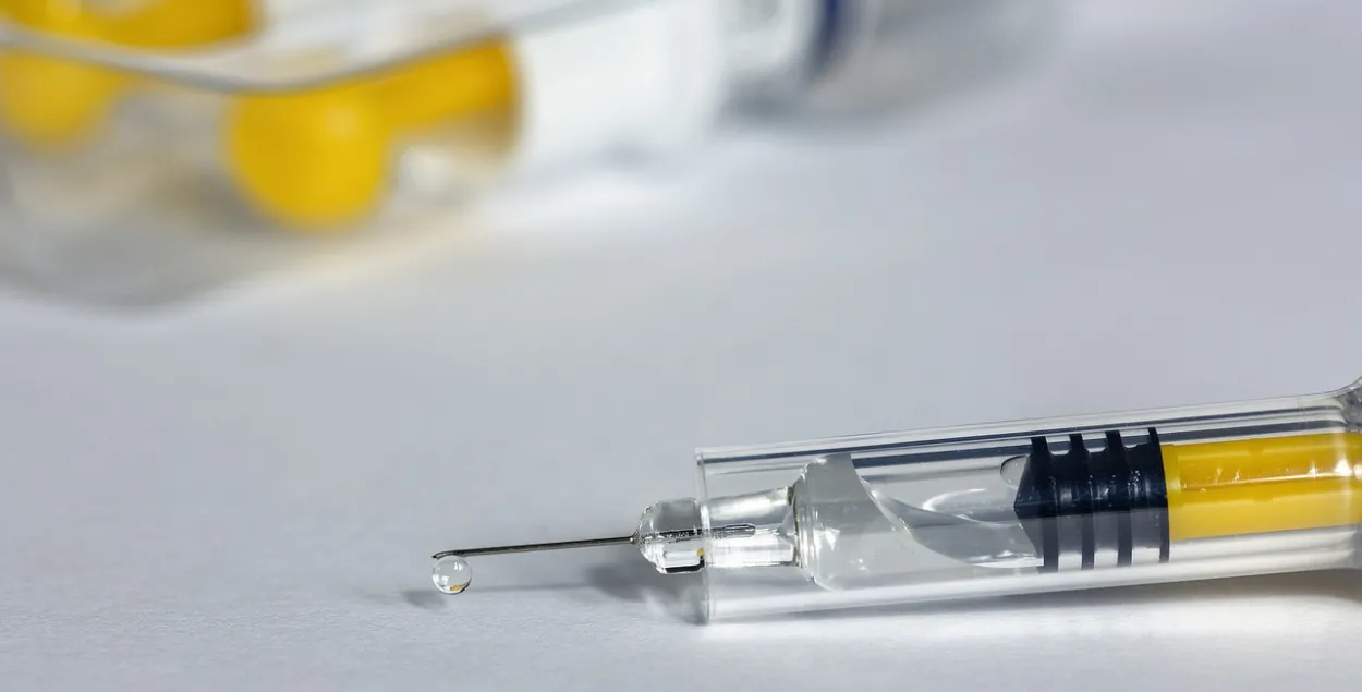 Головченко рассказал, сколько вакцины от COVID-19 закупит Беларусь