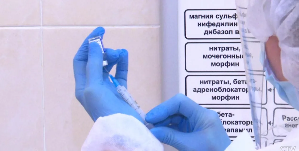 Обычные белорусы получат вакцину от коронавируса только в апреле / СТВ