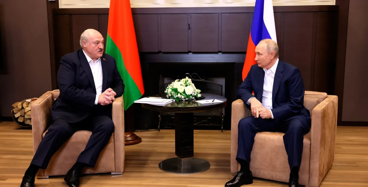 В Сочи Александр Лукашенко снова сидел в "васальской" позе