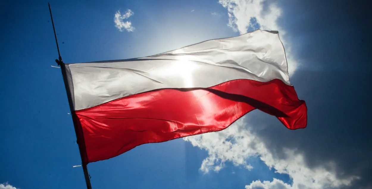 Почти каждый седьмой заявитель из Беларуси не получил в Польше ВНЖ
