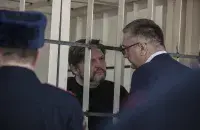 Никита Белых за решеткой в зале суда. Фото: novayagazeta.ru