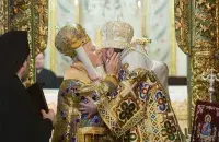 Патриарх Варфоломей (слева) и митрополит Епифаний во время церемонии передачи Томоса в соборе святого Георгия в Стамбуле, Турция, 6 января 2019 года.POOL