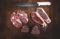 Мяса на прылаўку / unsplash.com​