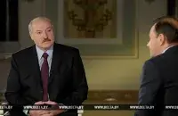 Александр Лукашенко во время интервью. Кадр с видео