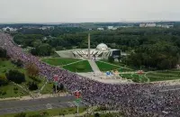 Сотни тысяч под бело-красно-белым флагом в Минске в 2020-м / Из архива Еврорадио