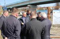 Совещание около&nbsp;моста в Пинске / media-polesye.by