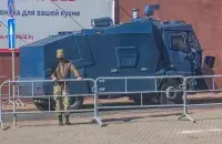 The Predator water cannons in Minsk / Wikimedia
