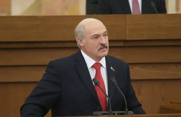 Александр Лукашенко во время выступления перед депутатами и сенаторами в 2016-м / president.gov.by