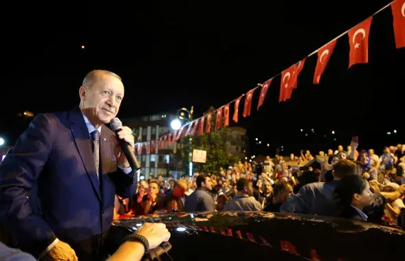 У Турцыі 9000 паліцыянтаў адхілілі ад працы "за сувязі з Гюленам"