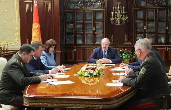 President Lukashenka and Security Council members discussing the detention of Russian citizens, 29 July 2020 / Reuters