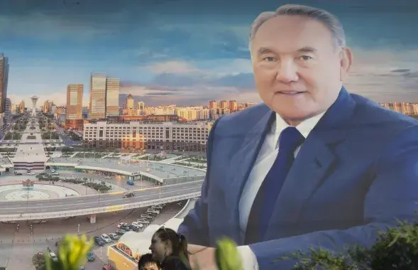 Працэс пазбаўлення ад вядучай ролі Назарбаева ў жыцці Казахстана называюць "дэелбасызацыяй" / Reuters
