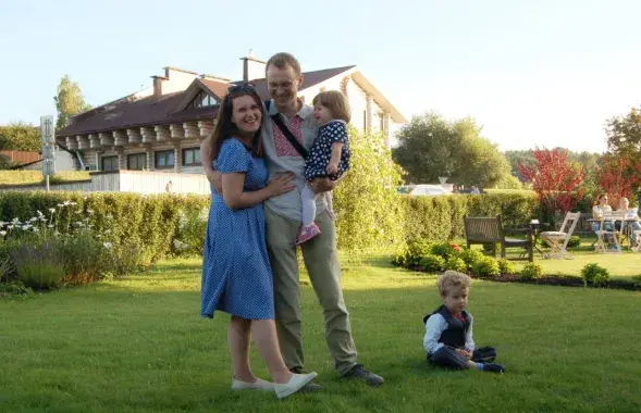 Змитер Дашкевич с семьей / фото со страницы Насты Дашкевич в Фейсбуке
