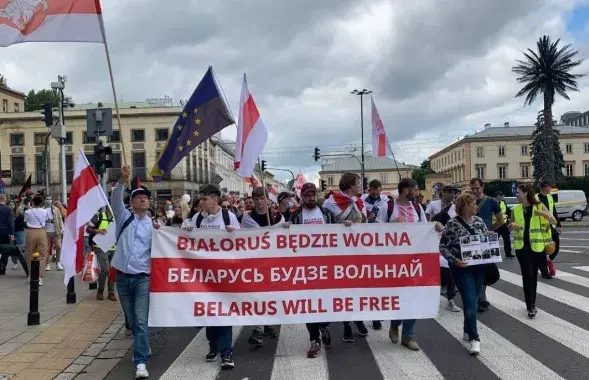 Митинг белорусов в Варшаве / Еврорадио