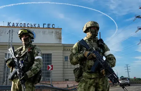 Российские военные на Каховской ГЭС / AP/dpa

