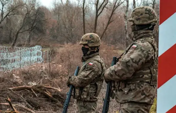 Польские военные на границе с Беларусью / иллюстративное фото&nbsp;@Zelazna_Dywizja/Twitter
