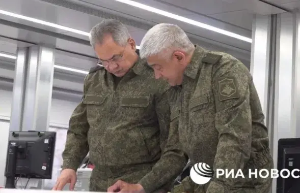 Сергей Шойгу (слева) / РИА Новости
