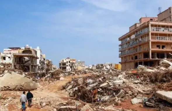 Ливийский город после масштабного наводнения