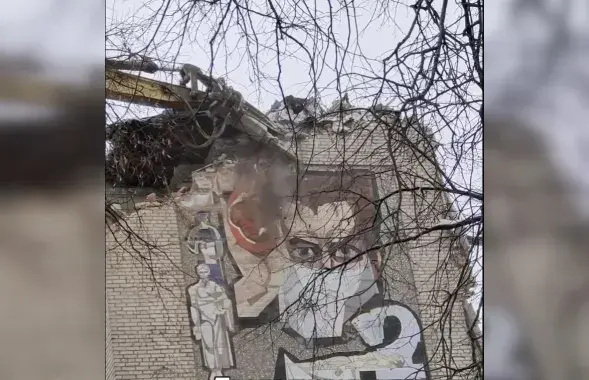 Снос здания с мозаикой в Бобруйске