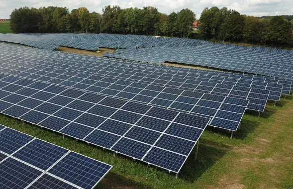Крупнейшая солнечная электростанция строилась на деньги инвесторов (иллюстративное фото)