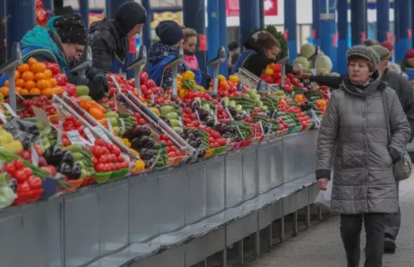 Правительство пока не может обеспечить белорусов зимой отечественными помидорами
