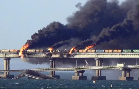 Последствия взрыва на Крымском мосту 8 октября 2022 года
