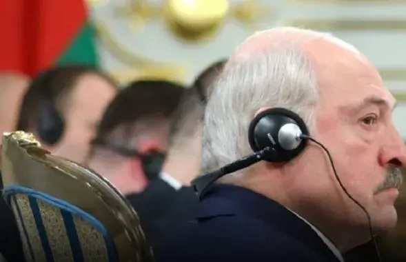 Ці слухае Аляксандр Лукашэнка радыё?
