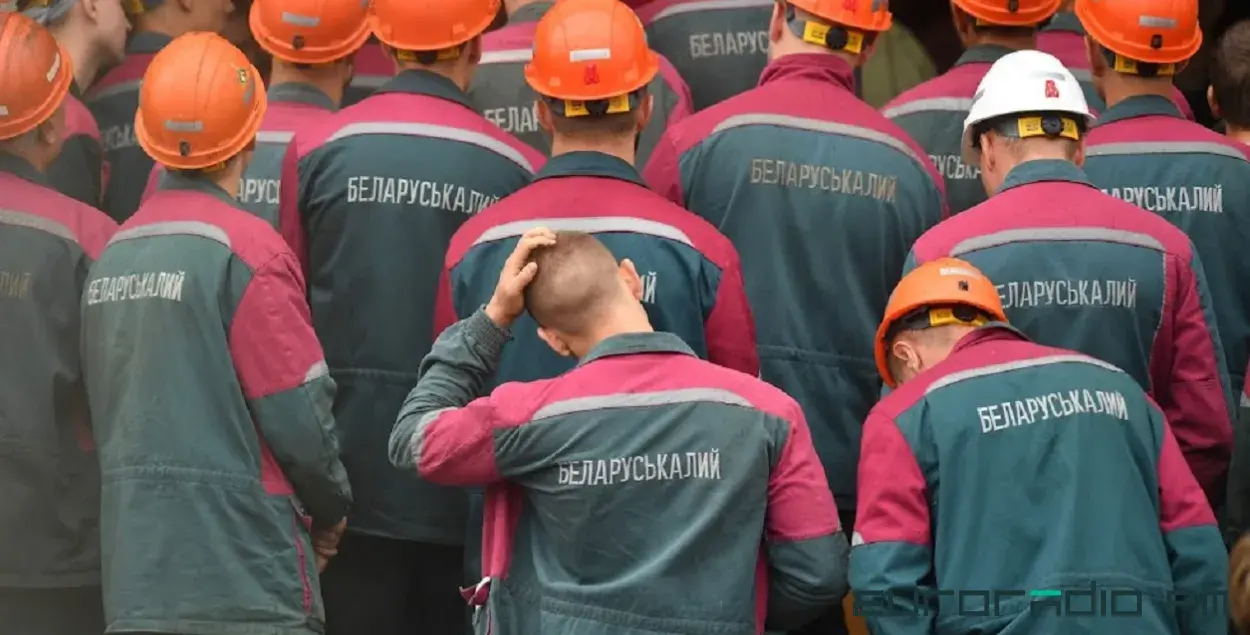 Работники жалуются на падение зарплат и плохие условия труда / из архива Еврорадио
