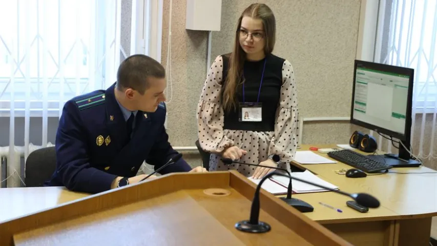 У Мінску пачаўся завочны суд над Герасіменяй і Апейкіным